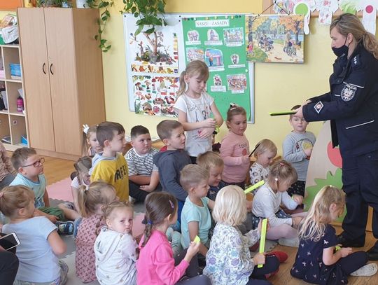 Policjantki odwiedziły dzieci. Było wesoło