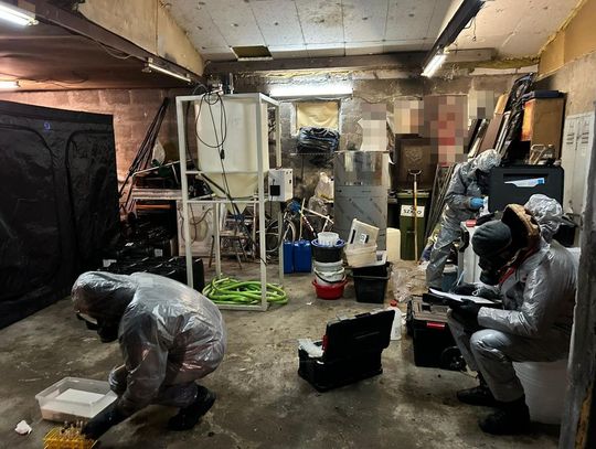 Kryminalni z Komendy Wojewódzkiej Policji w Lublinie ustalili laboratorium, w którym odbywała się produkcja narkotyków syntetycznych.