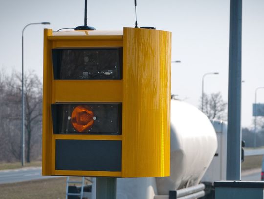 Tylko w pierwszym półroczu br. fotoradary zarejestrowały ponad 324 tys. przypadków złamania przepisów.