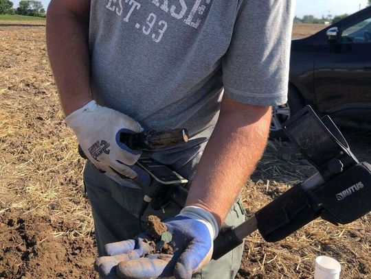 Ponad 5 tysięcy historycznych monet w Świerszczowie! Znalazło je Stowarzyszenie „Grossus” [ZDJĘCIA]