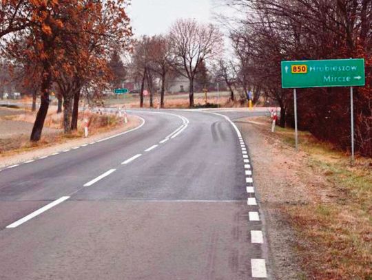 Władze powiatu hrubieszowskiego argumentowały, że błędy w procedurze zamówień publicznych miały charakter formalny, a nie merytoryczny i nie wpłynęły na realne koszty czy jakość wykonanej drogi.