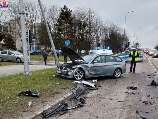 Zderzenie dwóch osobówek na ul. Wyszyńskiego w Zamościu.