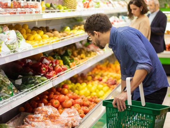 O tym, czy sklep może być otwarty w dzień wolny, decydowaliby radni. Z taki pomysłem wystąpił poseł Polski 2050.