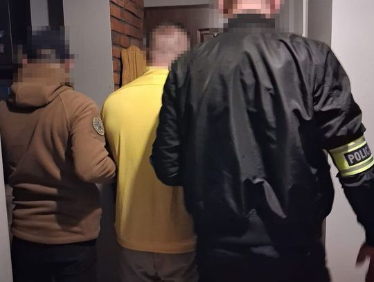 Kryminalni z tomaszowskiej komendy zatrzymali na terenie Rzeszowa 29-latka poszukiwanego listem gończym.