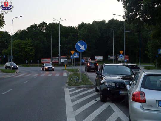 Kolizja z rowerzystą, a potem samochodem w Zamościu.