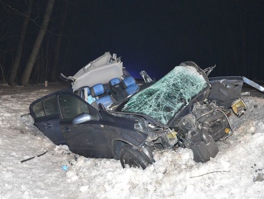 Poważny wypadek w Sitańcu Wolicy. Opel zderzył się z ciężarówką