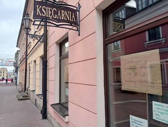 Pożegnanie z księgarnią. Po 70 latach znikła z zamojskiej starówki