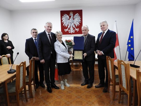 Przewodnicząca Rady Gminy Krynice z Medalem Pamiątkowym Województwa Lubelskiego