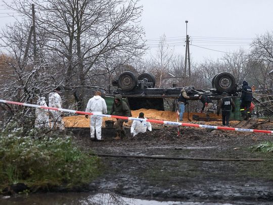 Przewodów: Policja i prokuratorzy wrócili na miejsce wybuchu rakiety