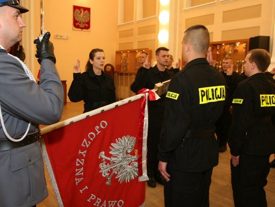 Przybyło policjantów. Trafią m.in. do komend w Zamościu i Hrubieszowie