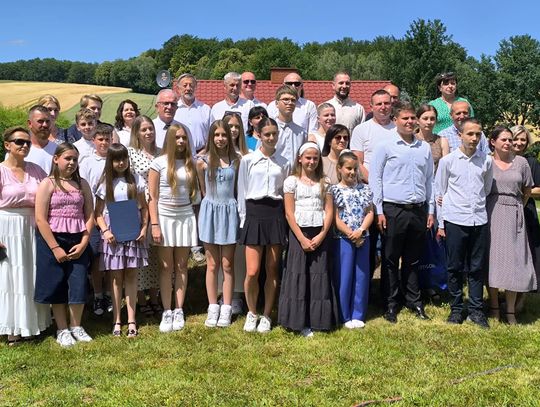 Fundacja "Falków" po raz kolejny wręczyła stypendia zdolnym uczniom z gminy Rachanie.
