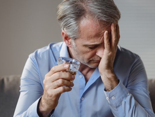 Renta alkoholowa to potoczna nazwa świadczenie dla osób, które wyniszczyły swój organizm alkoholem tak, że nie są już zdolne do podjęcia pracy.