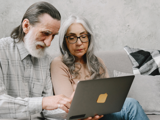 We wtorek 1 lipca 2025 roku z ZUS-u wyjdą pierwsze przelewy z rentą wdowią dla ponad miliona osób.