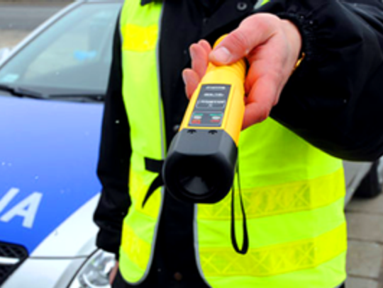 Rowerzysta trafił prosto za kratki – miał w sobie 2 promile i gonił go list gończy!