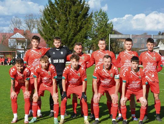 Roztocze Szczebrzeszyn przewodzi w rozgrywkach zamojskiej klasy A. Zespół ten po trzech latach przerwy znów będzie uczestniczył w rywalizacji w „okręgówce”, a jego awans zbiegł się z jubileuszem 100-lecia klubu sportowego ze Szczebrzeszyna.