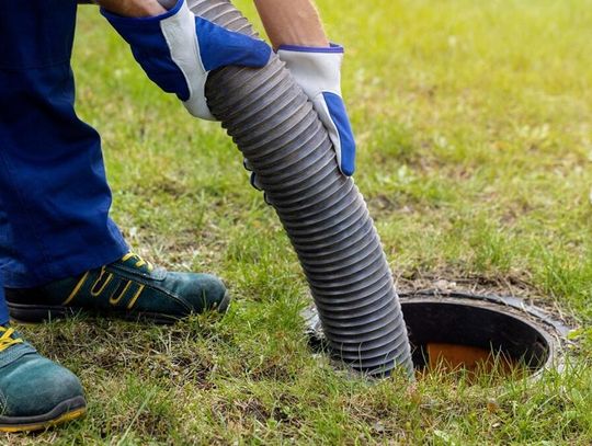 W całej Polsce trwa ofensywa przeciwko właścicielom posesji, którzy odprowadzają deszczówkę do kanalizacji sanitarnej.