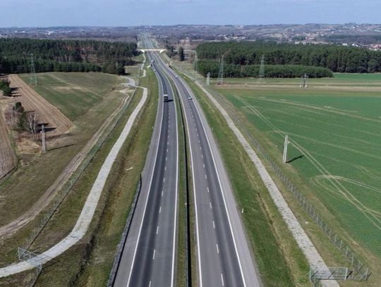 Od 1 lutego 2026 r. będzie więcej dróg płatnych w Polsce. Zmieni się też wysokość stawek opłaty elektronicznej w systemie e-TOLL.