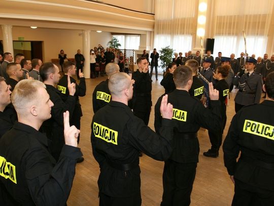 Są nowi policjanci. Trafią do Biłgoraja, Hrubieszowa i Zamościa (ZDJĘCIA)