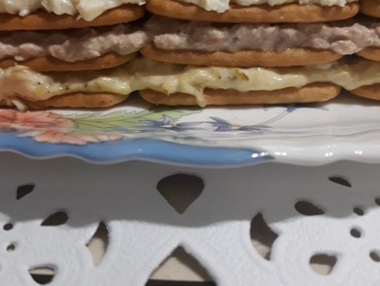 Sałatka z krakersami, przepis Moniki Greniuk-Pochylczuk z Ornatowic