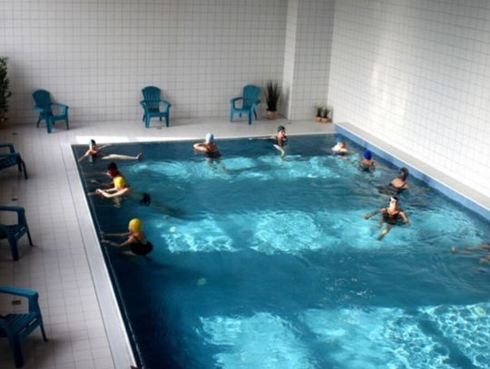 Sanatoria z wolnymi miejscami. Blokują je „niedojazdy”. NFZ rozkłada ręce Nie brakuje chętnych na leczenie sanatoryjne. A mimo to coraz więcej miejsc w sanatoriach i szpitalach uzdrowiskowych jest niewykorzystana.