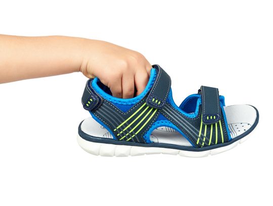 Sandałki Chłopięce: Modne, Wygodne i Funkcjonalne Obuwie dla Małych Odkrywców