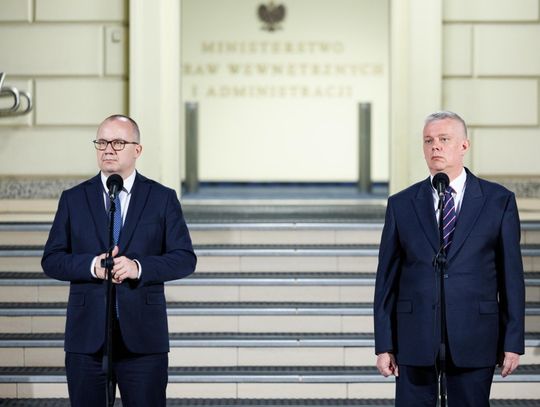 Od lewej: Adam Bodnar, minister sprawiedliwości, i Tomasz Siemoniak, minister spraw wewnętrznych.