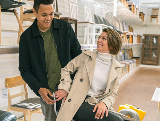 Ikea uruchomiła w Polsce nową platformę. Dzięki niej klienci będą mogli kupować i sprzedawać używane meble ze szwedzkiej sieci.