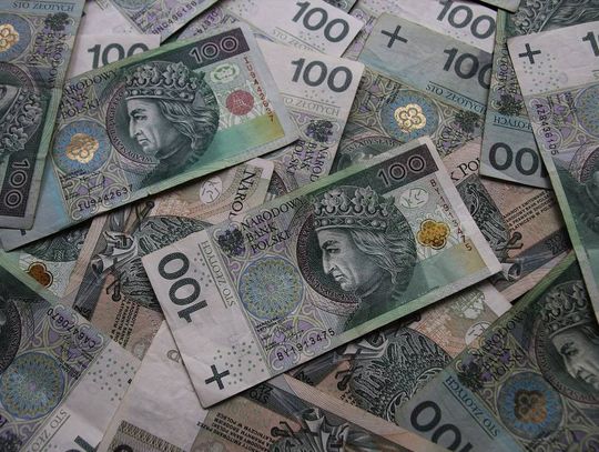Seniorka z Zamościa straciła 25 tysięcy złotych. Oszustka obiecała jej pomoc z 14. emeryturą