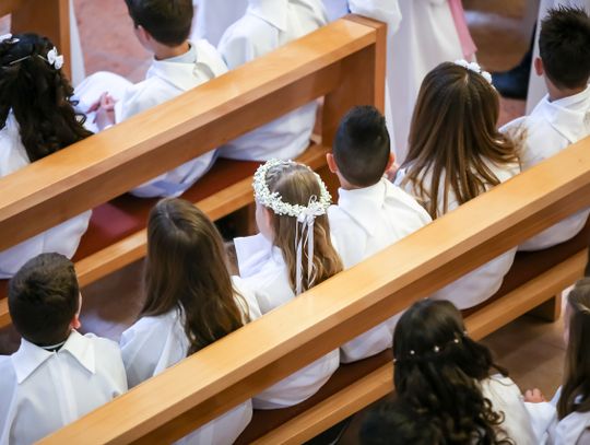 Sezon komunijny coraz bliżej – jakie prezenty będą modne w tym roku?