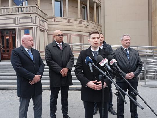 Jako pierwszy błędy w pytaniach egzaminacyjnych wykrył dyrektor bialskiego WORD-u, Wojciech Babicz.