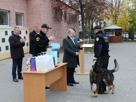 Służbowy pies zamojskich celników szkolił się na Ukrainie. I ma certyfikat