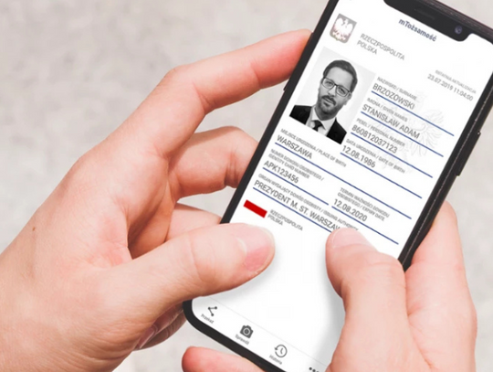 Koniec z portfelami pełnymi dokumentów. Wystarczy smartfon z aplikacją mObywatel i można ruszać do krajów UE.