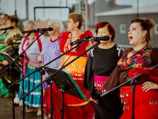 Śpiewali i biesiadowali w Zawadzie. Show skradła mistrzyni tańca cygańskiego Czardshianka