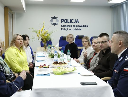 Lublin. Przedświąteczne spotkanie z wdowami i sierotami po poległych policjantach.