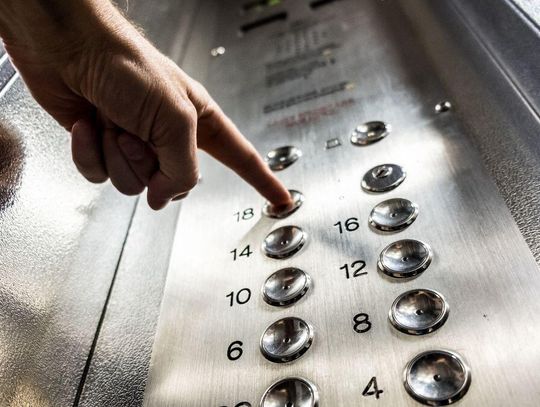 Strach padł na wspólnoty i spółdzielnie mieszkaniowe. Winda w każdym bloku nie taka straszna