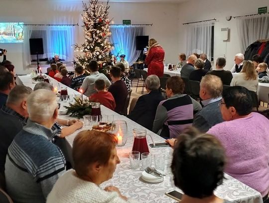 W ramach współpracy ze Stowarzyszeniem im. Marianny Gumieli KGW Sumin zorganizowało "Wspólne Kolędowanie - Jak dawniej bywało" dla mieszkańców Sumina i okolic.