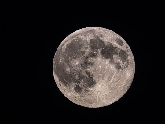 Zdjęcie księżyca wykonane 5 listopada przez zamojskiego fotografa, Henryka Andrzejewskiego.