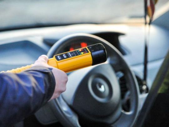 Susiec: Pijany kierowca bez prawa jazdy zatrzymany przez tomaszowską drogówkę