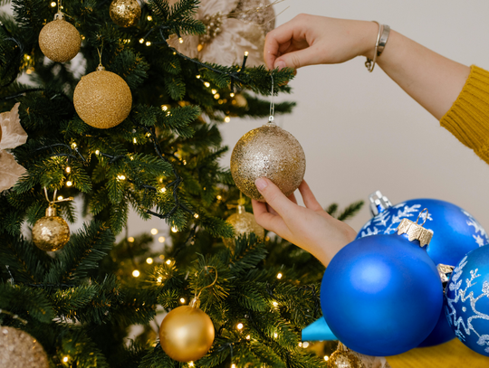 Świat polubił polskie bombki. Polacy kupują chińskie Polska jest jednym z największych eksporterów bombek na świecie.