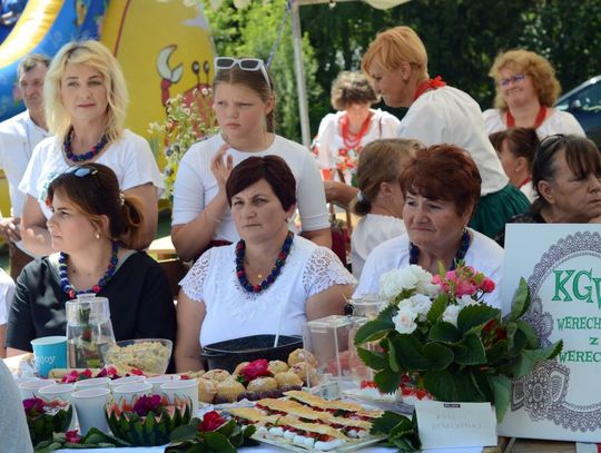 Podczas Święta Truskawki w Rachaniach można było spróbować regionalnych potraw.