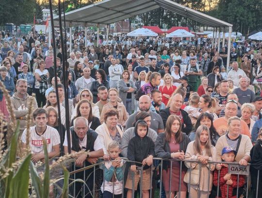 Na wieczornych dożynkach w Szczebrzeszynie bawiły się tłumy mieszkańców całego regionu.