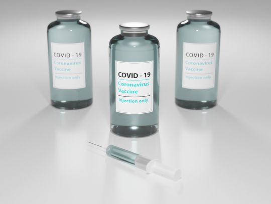 Szczepienia przeciw COVID-19: Przeprowadzono 644 999 szczepień. Były 283 niepożądane odczyny