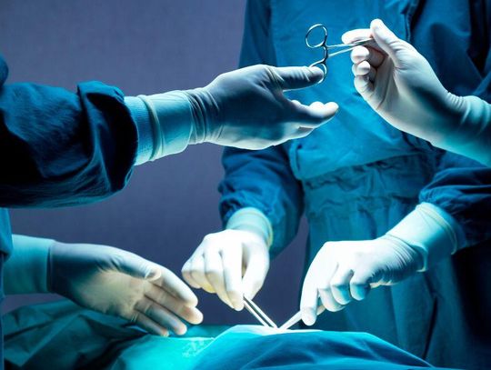 Coraz więcej szpitali alarmuje, że musi przenieść zaplanowane operacje i zabiegi na przyszły rok.