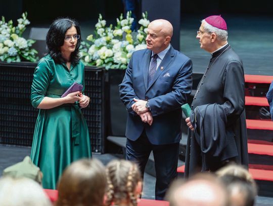 Prof. Sabina Bober, marszałek Jarosław Stawiarski i bp Mieczysław Cisło wykonują nieocenioną pracę w kwestii upamiętnień Żydów w województwie lubelskim.