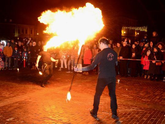 Tak w Zamościu pożegnano 2022 i powitano 2023 rok. Było cicho, ale z ogniem