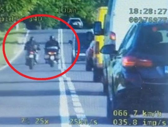 Wysokimi mandatami zakończyła się brawurowa jazda dwóch motocyklistów na DK 17.