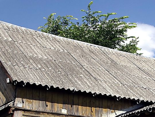 Tarnogród: Azbest zalega na dachach
