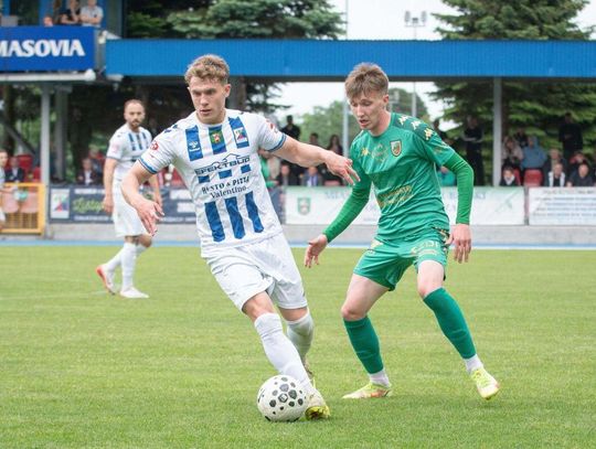 Tomasovia Tomaszów Lubelski przegrała na własnym stadionie z Hetmanem Zamość 1:3 (1:1), a w następnej serii meczów wygrała na wyjeździe z Huraganem Międzyrzec Podlaski 3:1 (0:1).