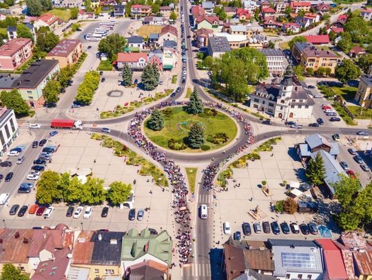 Na rynku w Tomaszowie Lubelskim ma pojawić się więcej zieleni. Fot. 120 m Fotografia & Film