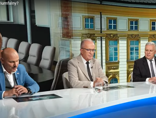 - Ten Łuk pokazuje prawdziwą Polską historię. Gdybyśmy nawet wiedzieli, że takie postępowanie prokuratorskie będzie miało miejsce, to ani o krok byśmy się nie cofnęli - mówił w telewizji poseł Tomasz Zieliński, wtórowali mu Henryk Karwan i Jarosław Korzeń.